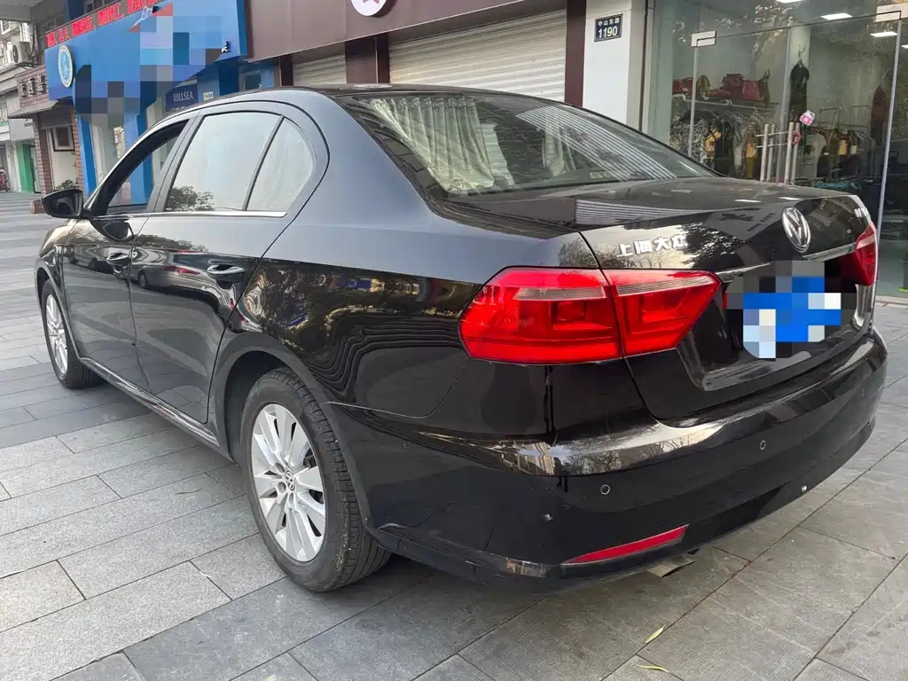 VOLKSWAGEN LAVIDA 2013