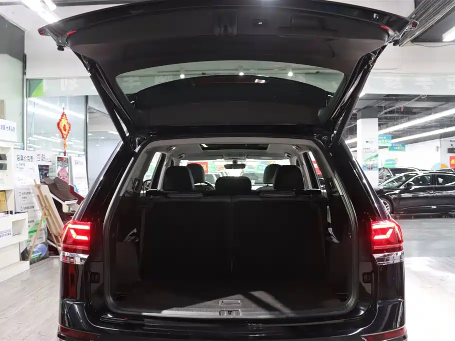 VOLKSWAGEN TOURAN 2021