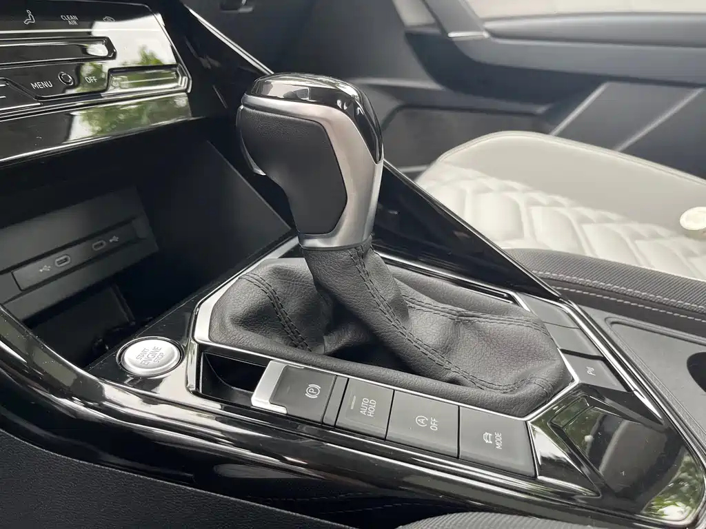 VOLKSWAGEN TAYRON 2023
