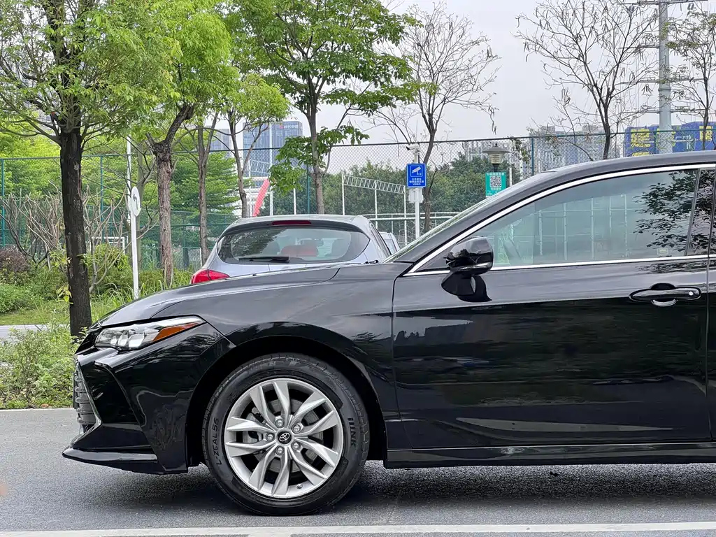 TOYOTA AVALON 2020