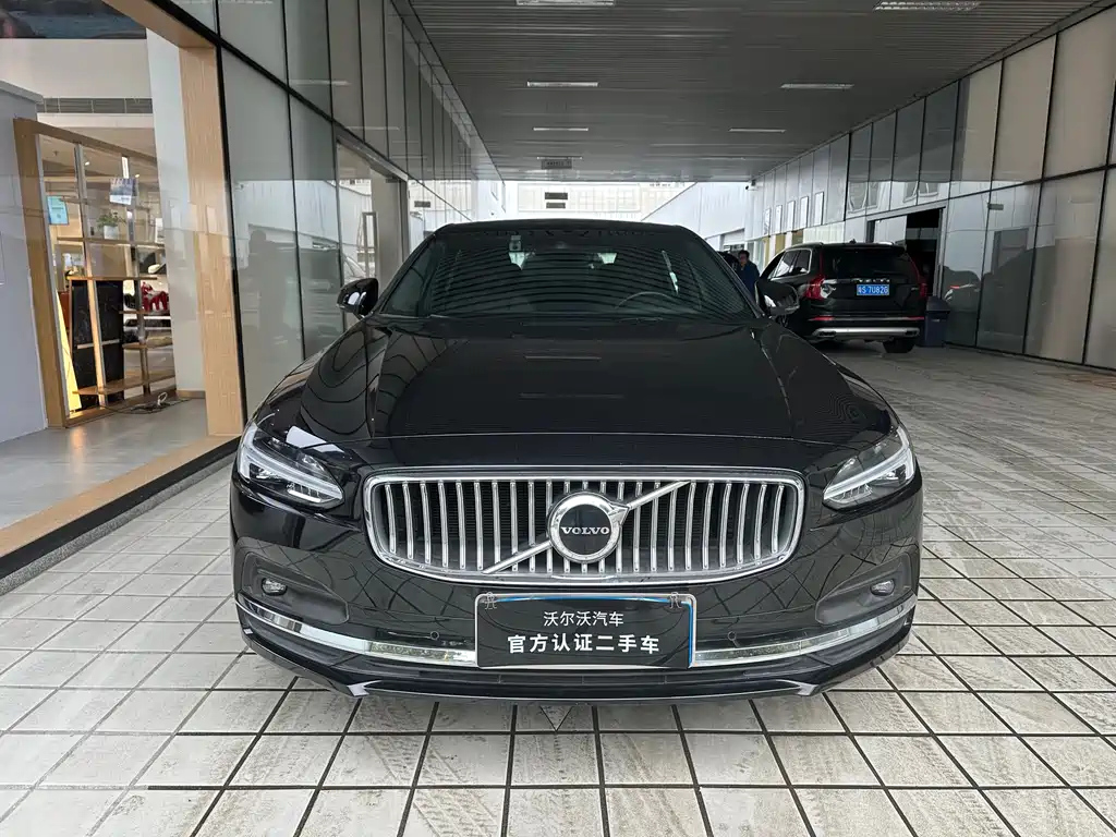 VOLVO S90 2021