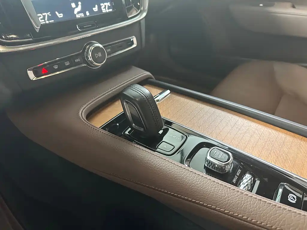 VOLVO S90 2021