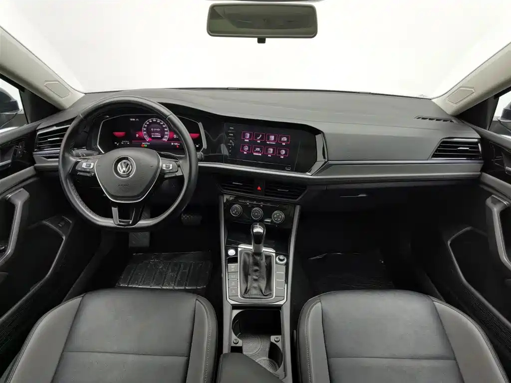 VOLKSWAGEN SAGITAR 2021