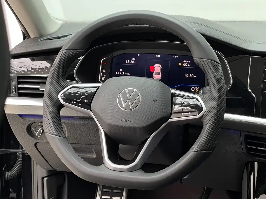 VOLKSWAGEN PASSAT 2023