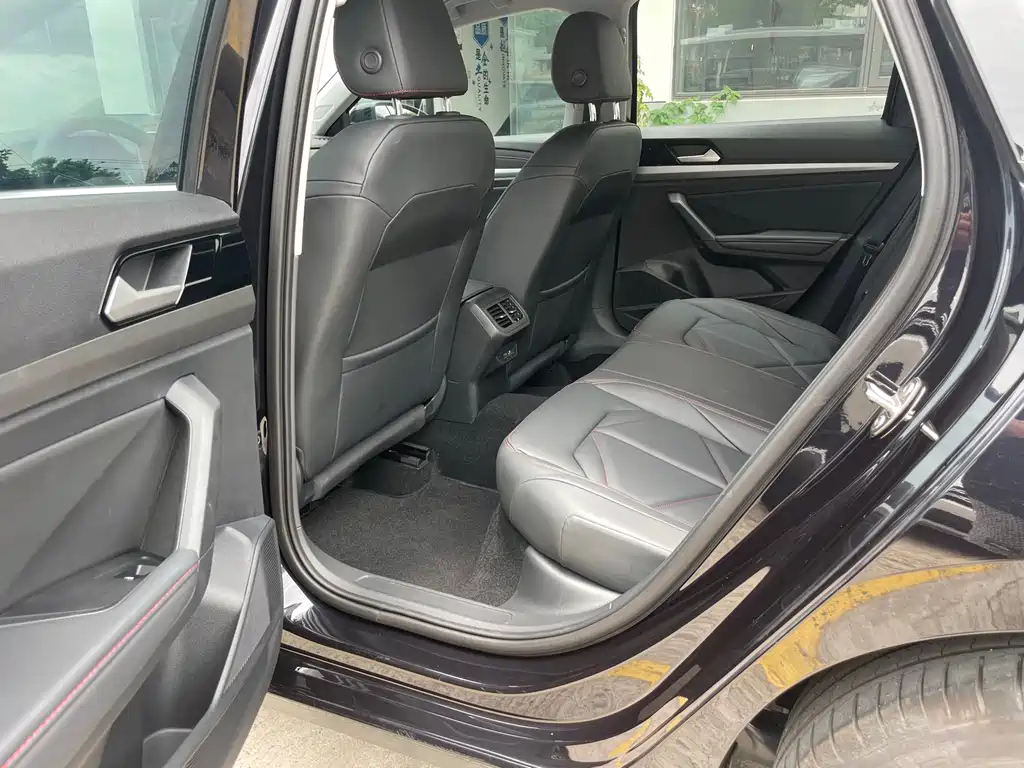 VOLKSWAGEN LAVIDA 2024