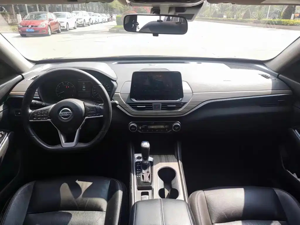 NISSAN TEANA 2021