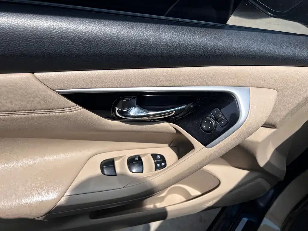 NISSAN TEANA 2019