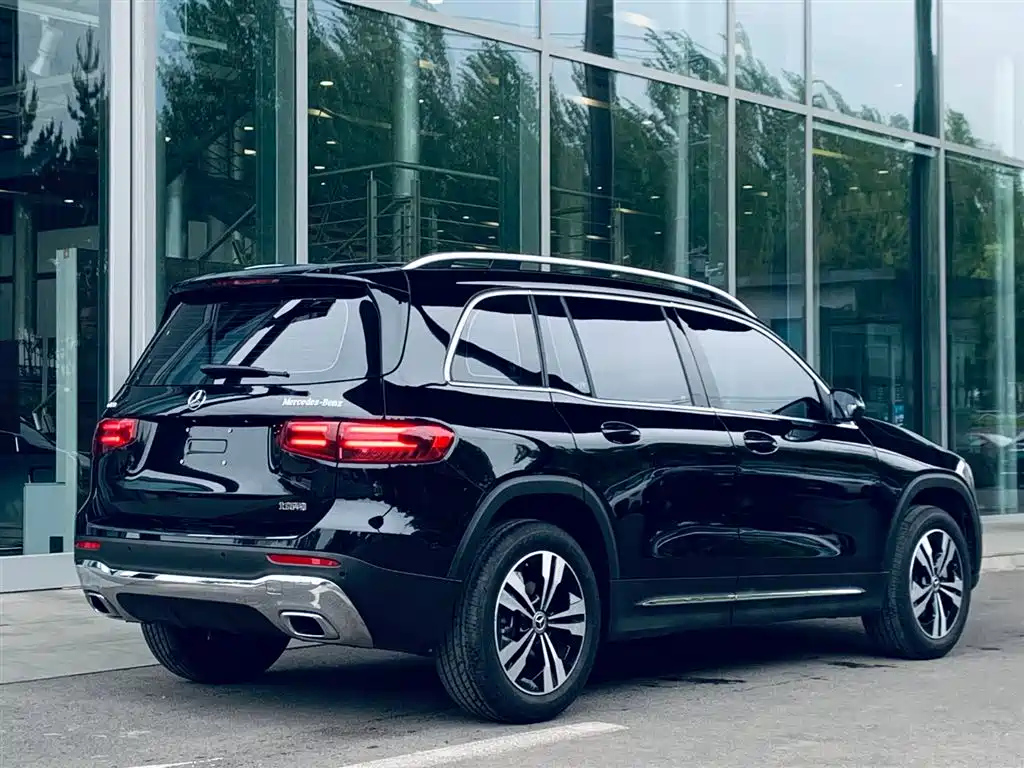 MERCEDES BENZ GLB 2024