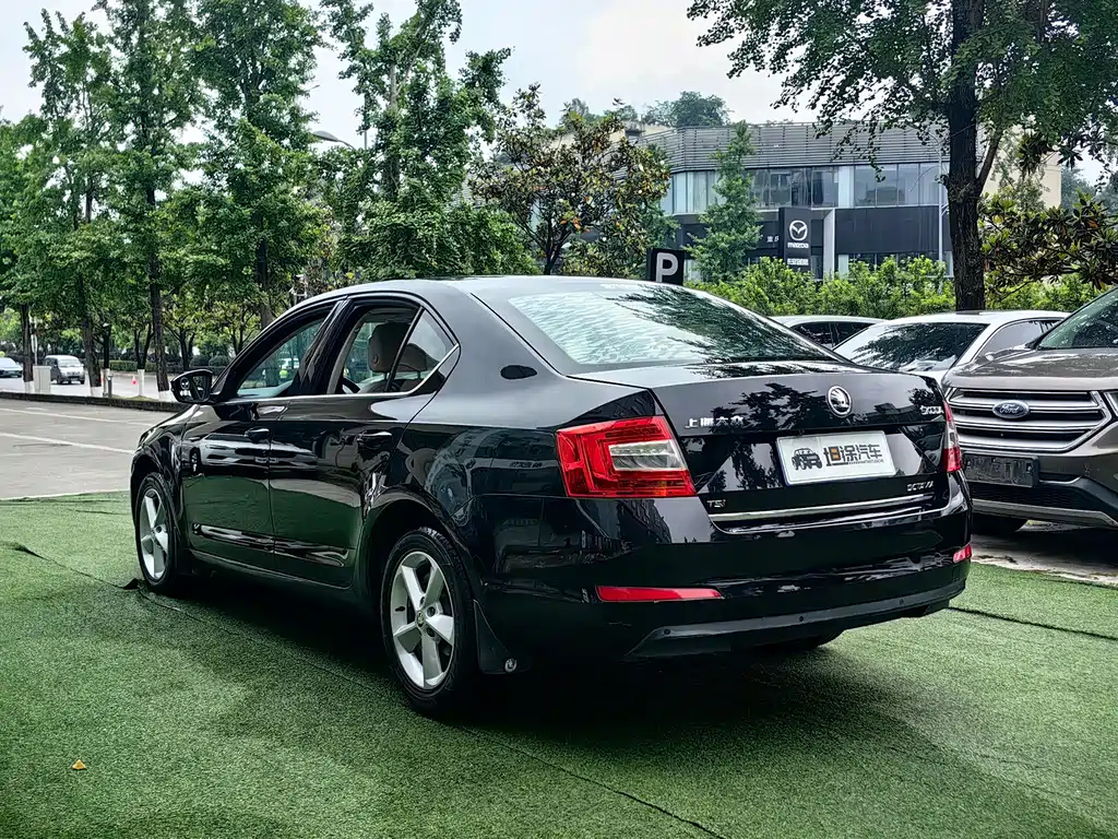 SKODA OCTAVIA 2015