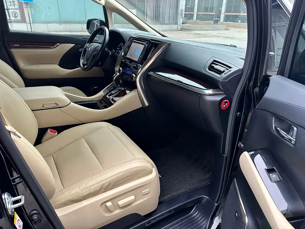 TOYOTA ALPHARD 2016