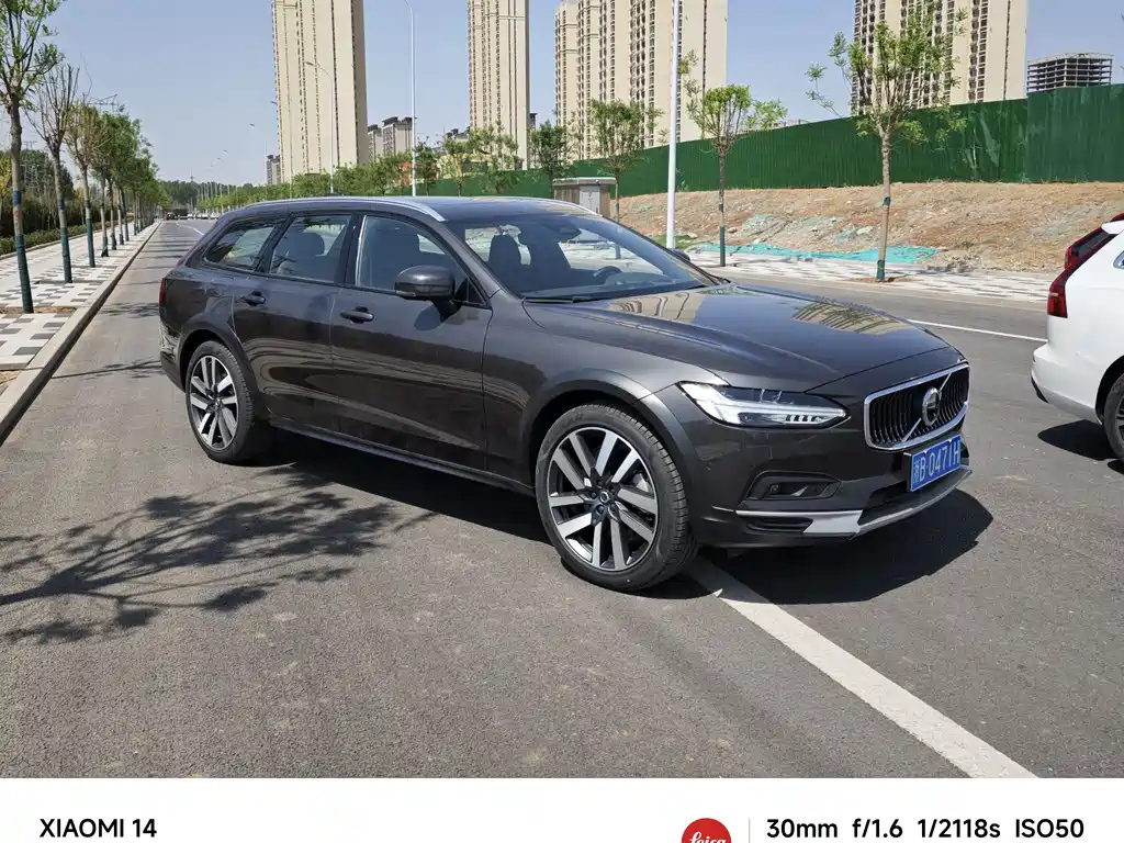 VOLVO V90