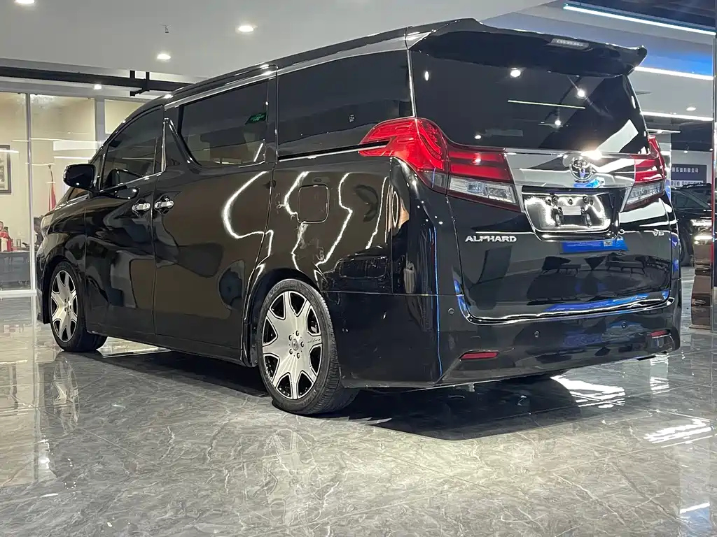 TOYOTA ALPHARD 2018