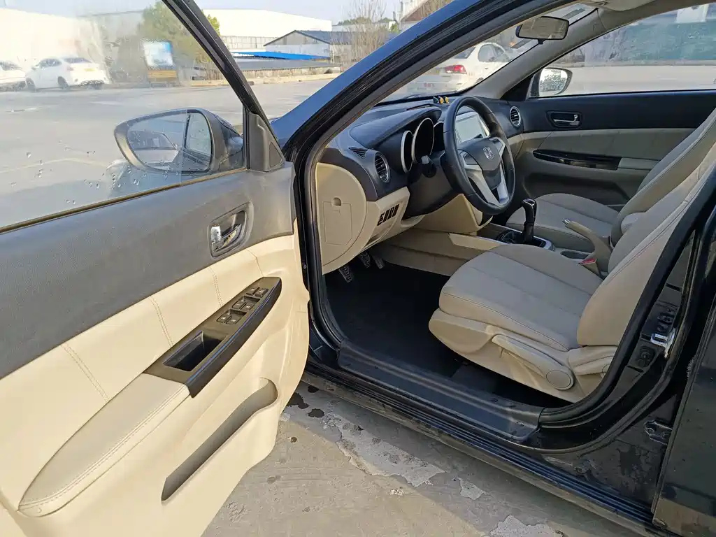 CHANGAN EADO 2014