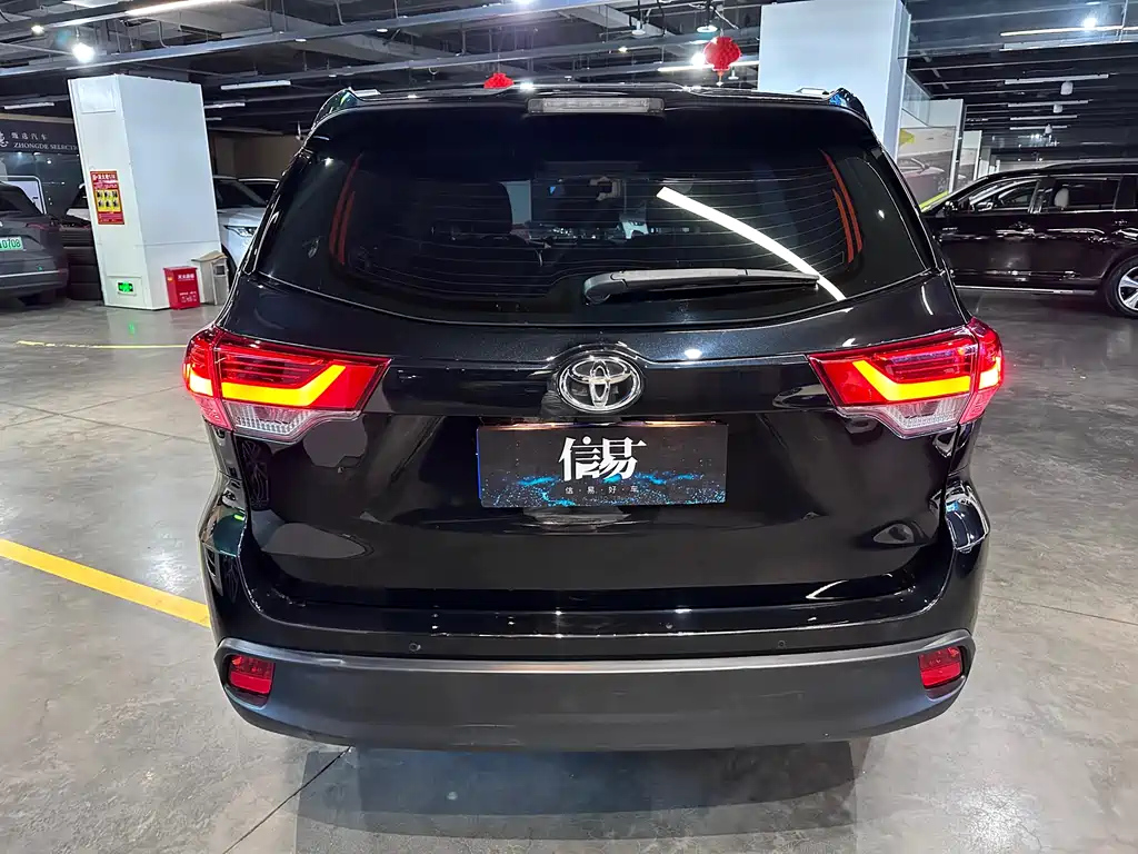 TOYOTA HIGHLANDER 2021