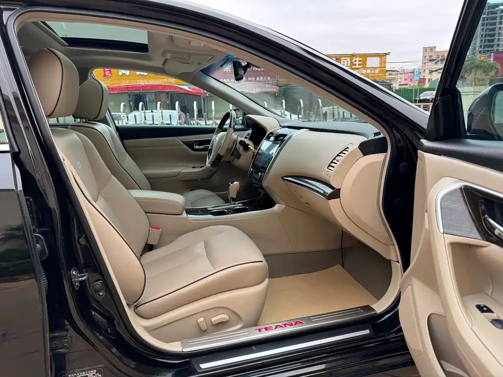 NISSAN TEANA 2015
