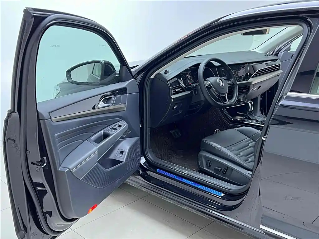 VOLKSWAGEN PASSAT 2021