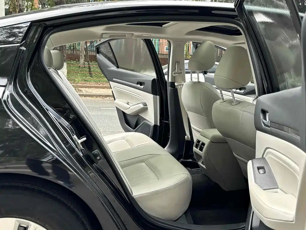 NISSAN TEANA 2019
