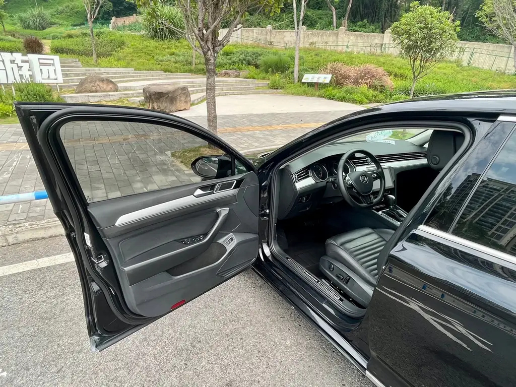 VOLKSWAGEN MAGOTAN 2018