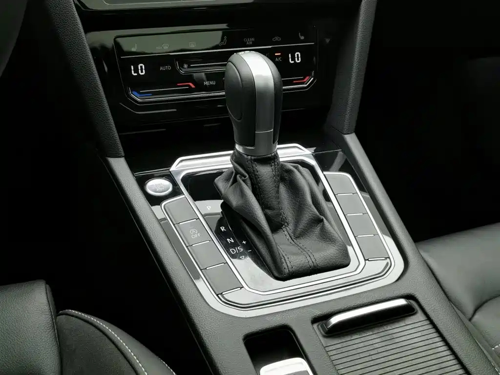 VOLKSWAGEN MAGOTAN 2021
