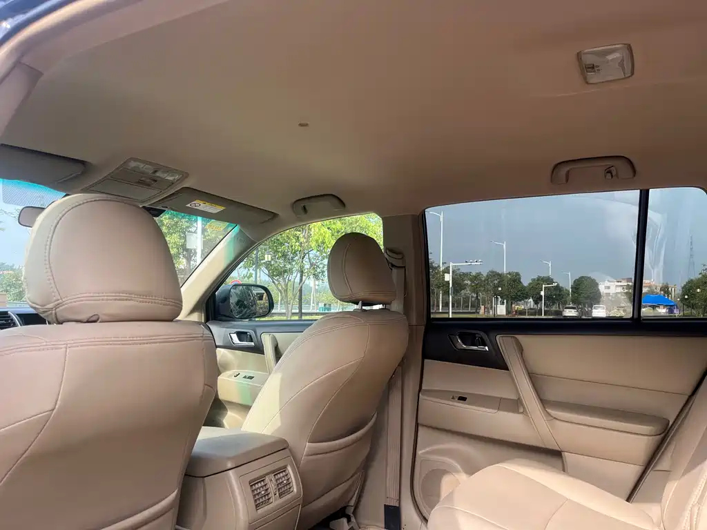 TOYOTA HIGHLANDER 2013