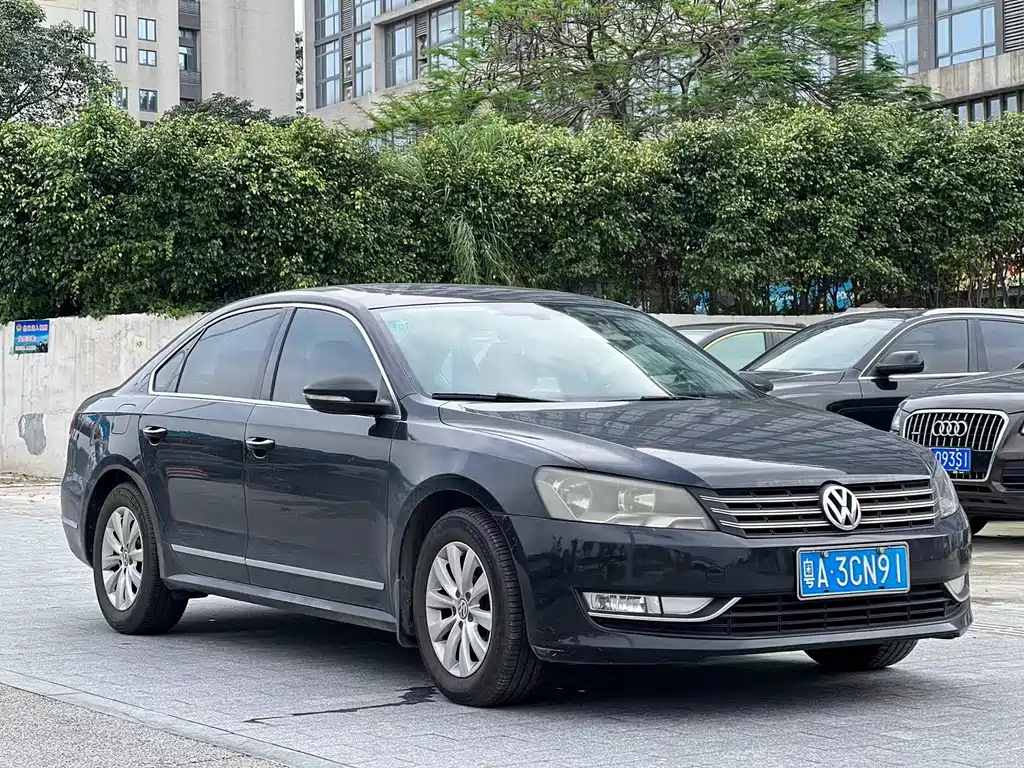 VOLKSWAGEN PASSAT 2014