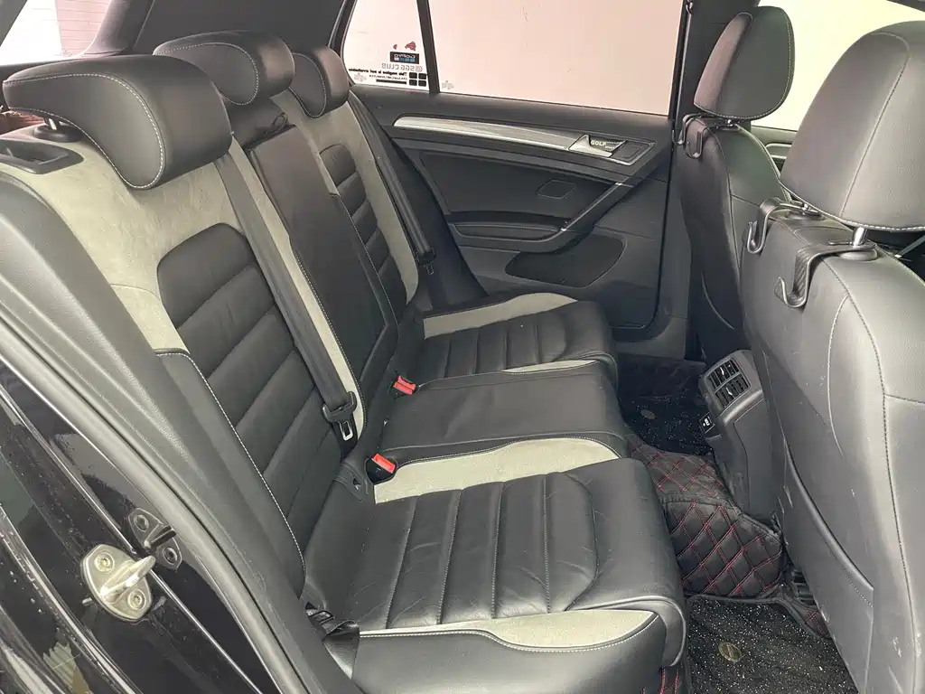 VOLKSWAGEN GOLF 2020