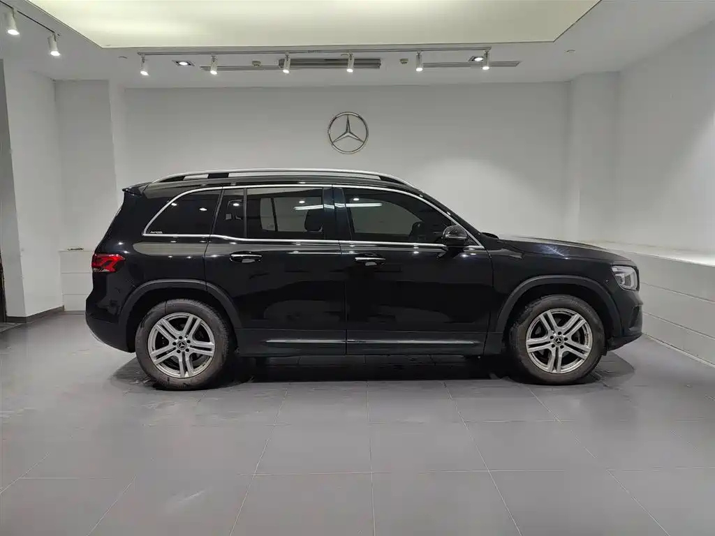MERCEDES BENZ GLB 2021