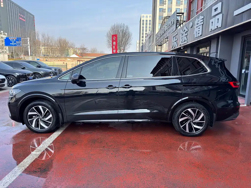 VOLKSWAGEN VILORAN 2023