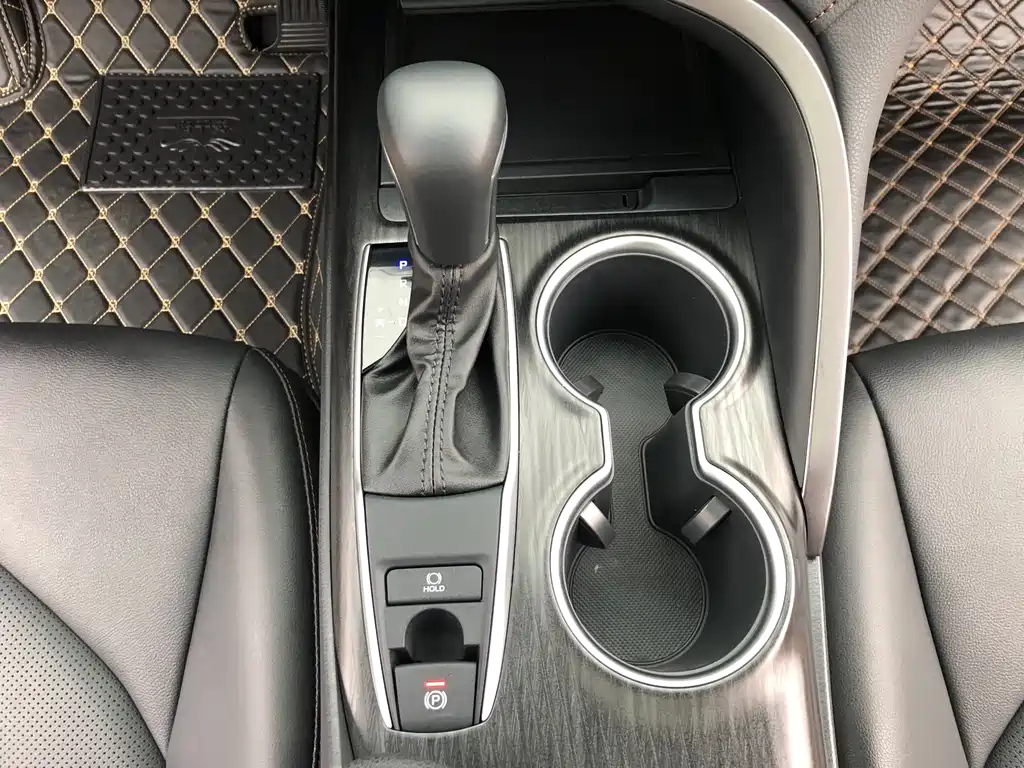 TOYOTA CAMRY 2023