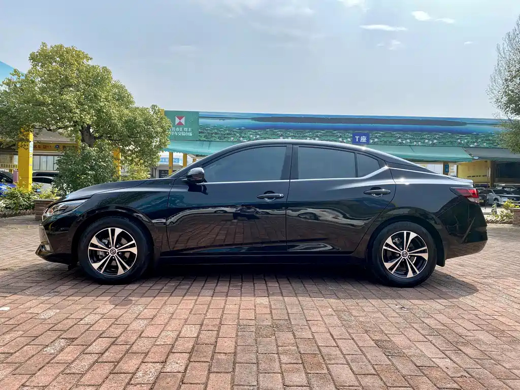 NISSAN SYLPHY 2022