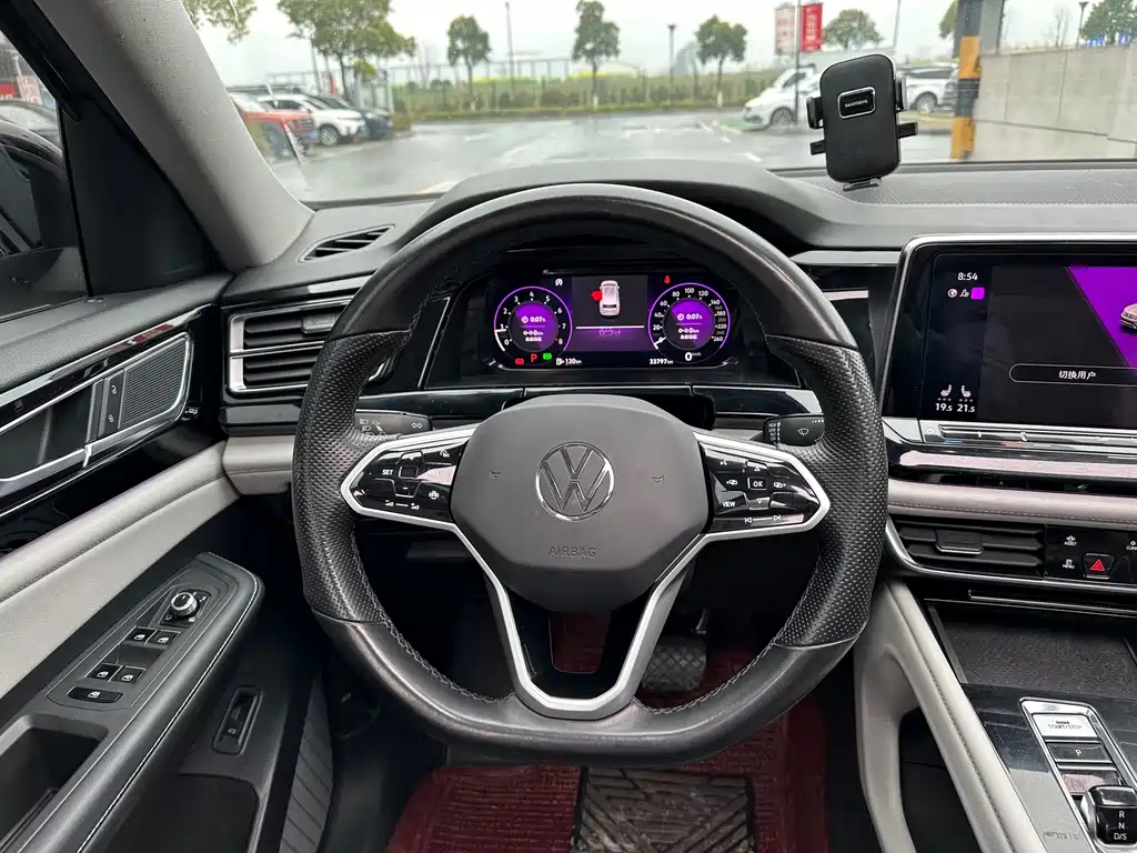 VOLKSWAGEN TOURAN 2022