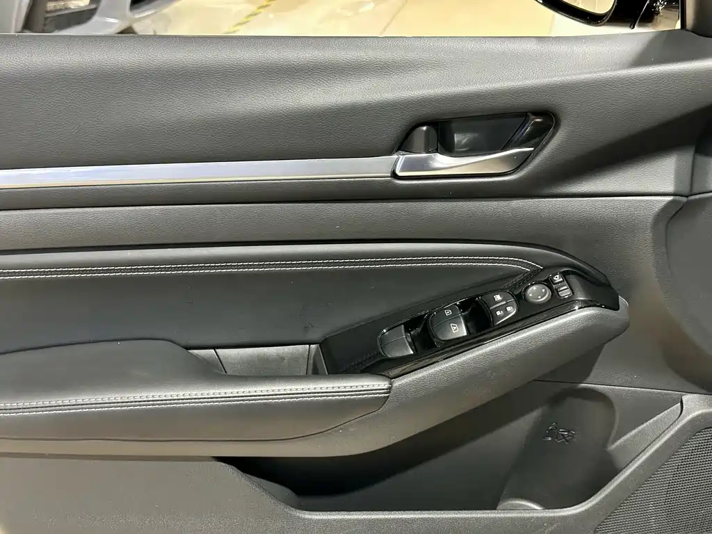NISSAN TEANA 2021