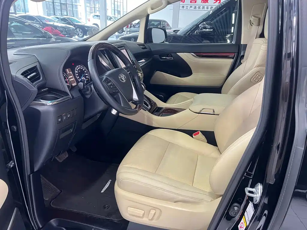 TOYOTA ALPHARD 2016