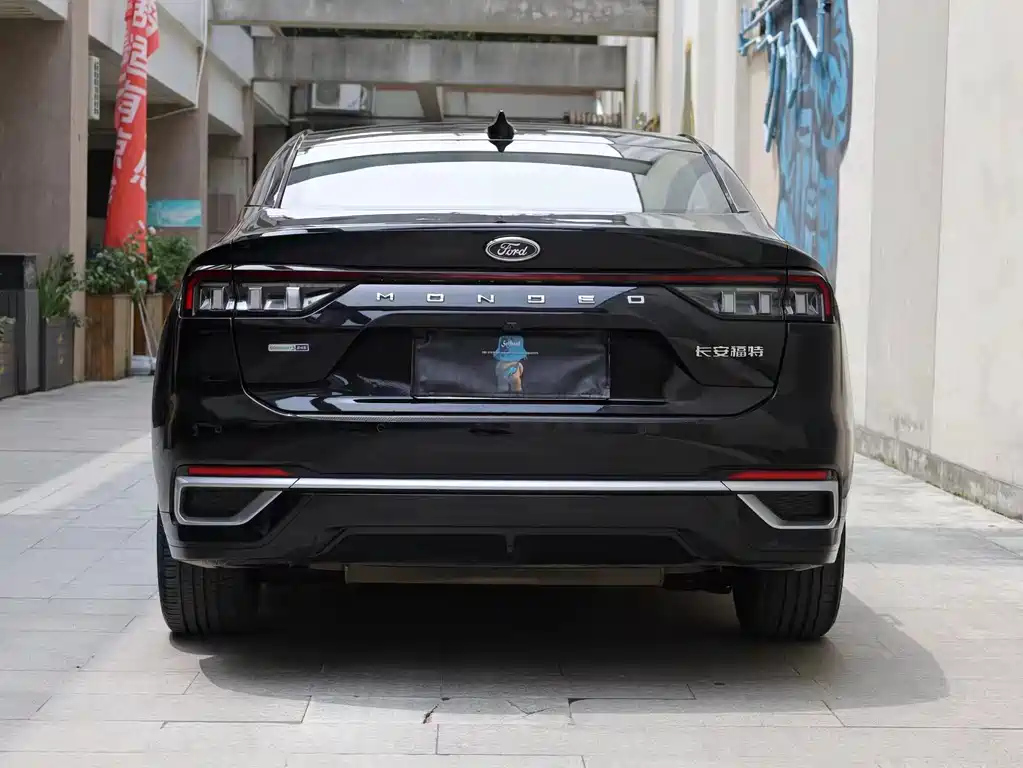 FORD MONDEO 2022