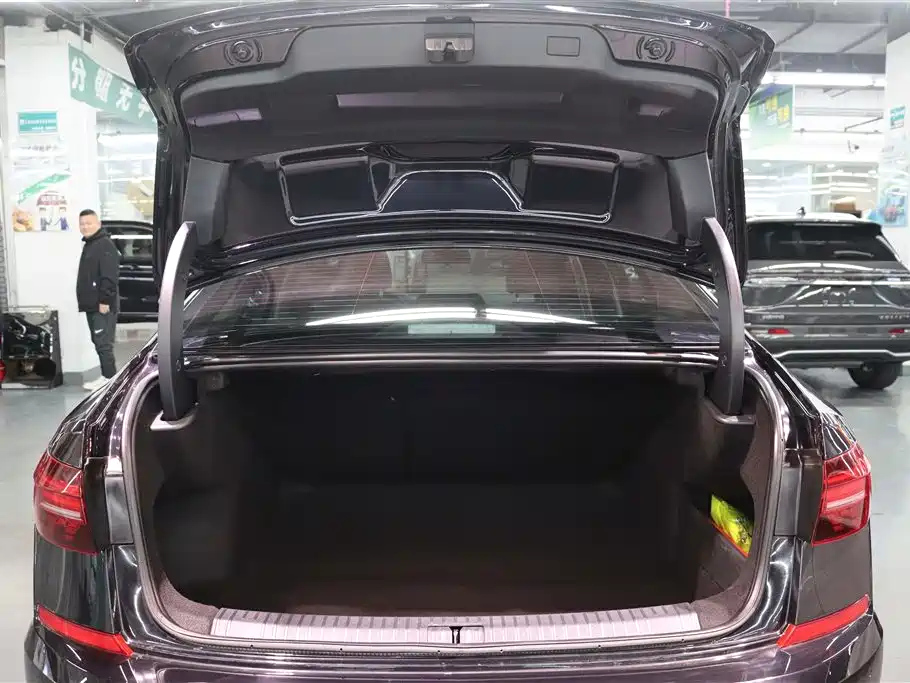VOLKSWAGEN PASSAT 2021