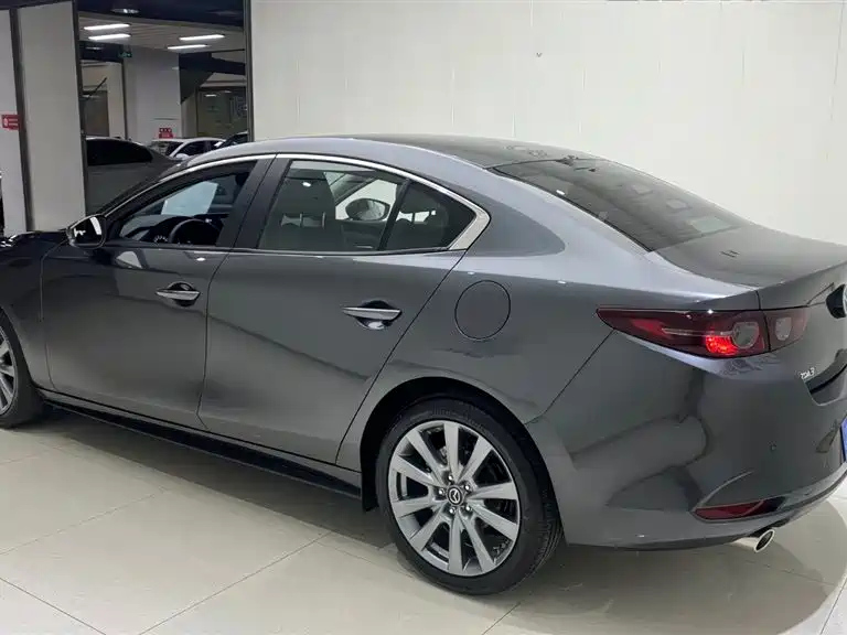 MAZDA 3 AXELA 2022