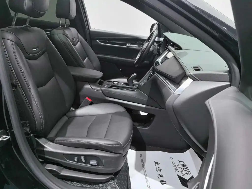 CADILLAC XT5 2021