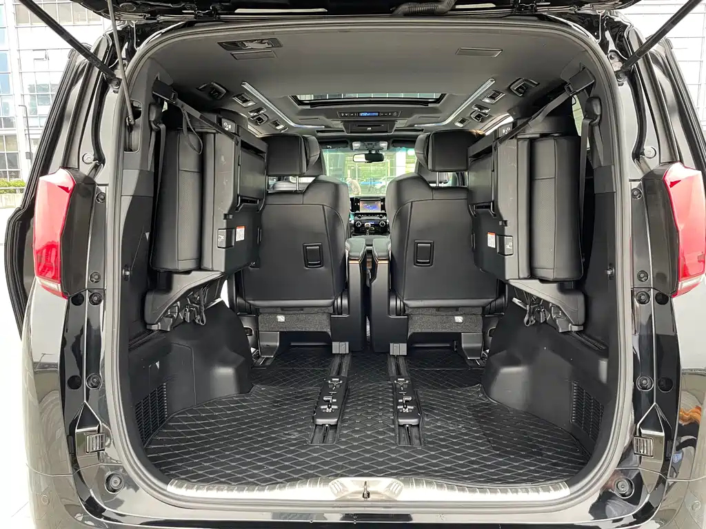 TOYOTA ALPHARD 2018
