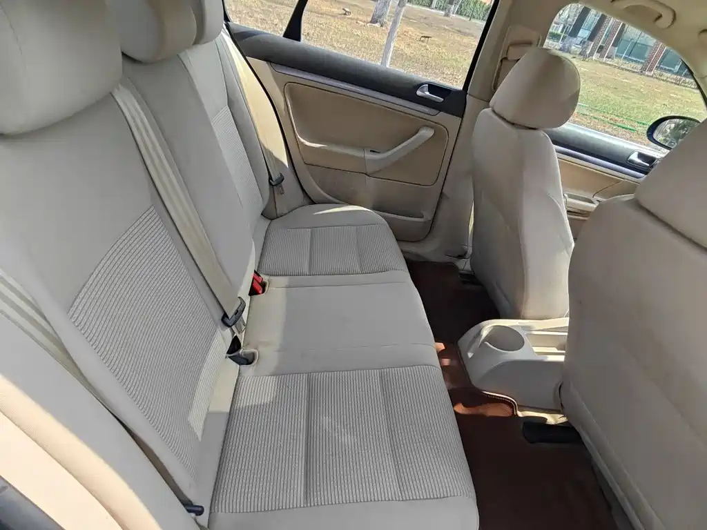 VOLKSWAGEN SAGITAR 2009