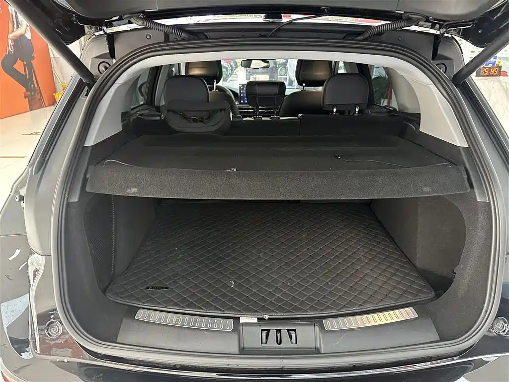 LINCOLN ADVENTURER 2022