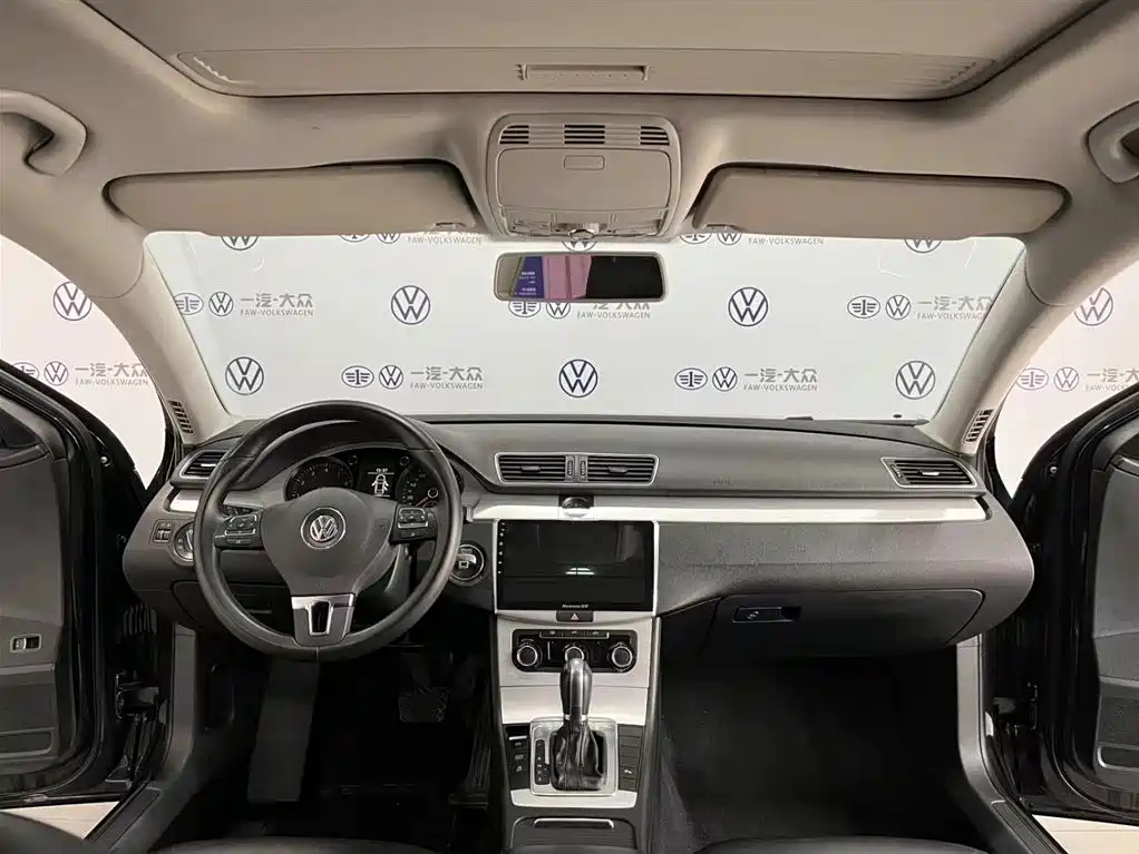 VOLKSWAGEN MAGOTAN 2014