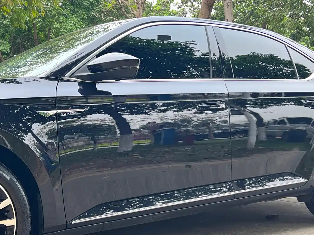 SKODA SUPERB 2017