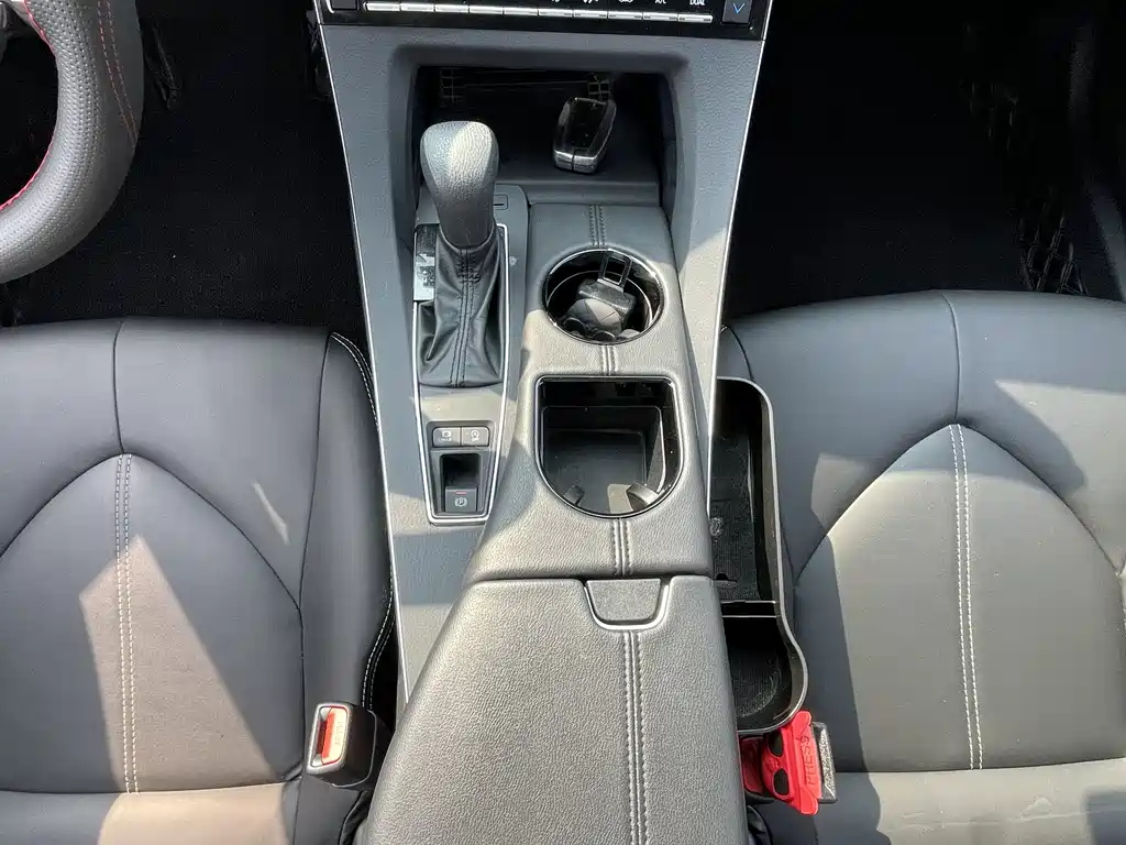 TOYOTA AVALON 2021