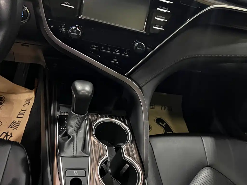 TOYOTA CAMRY 2019