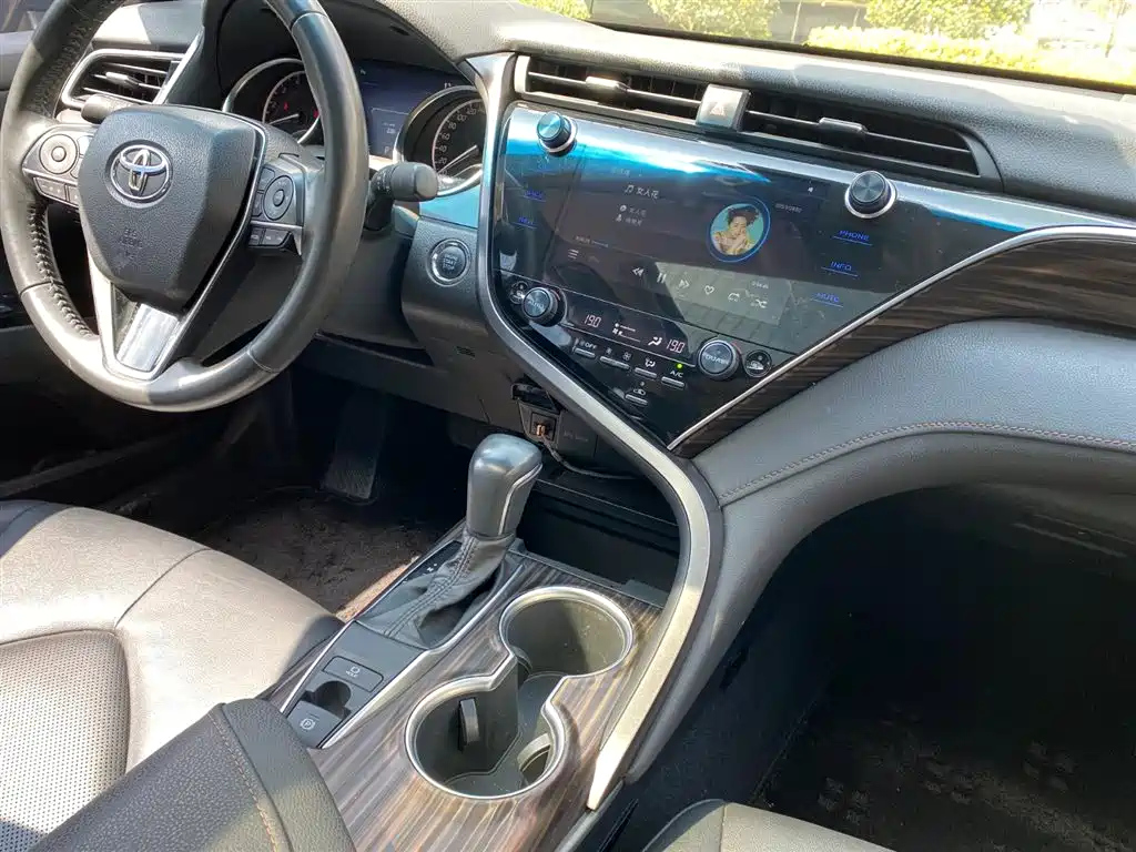 TOYOTA CAMRY 2020