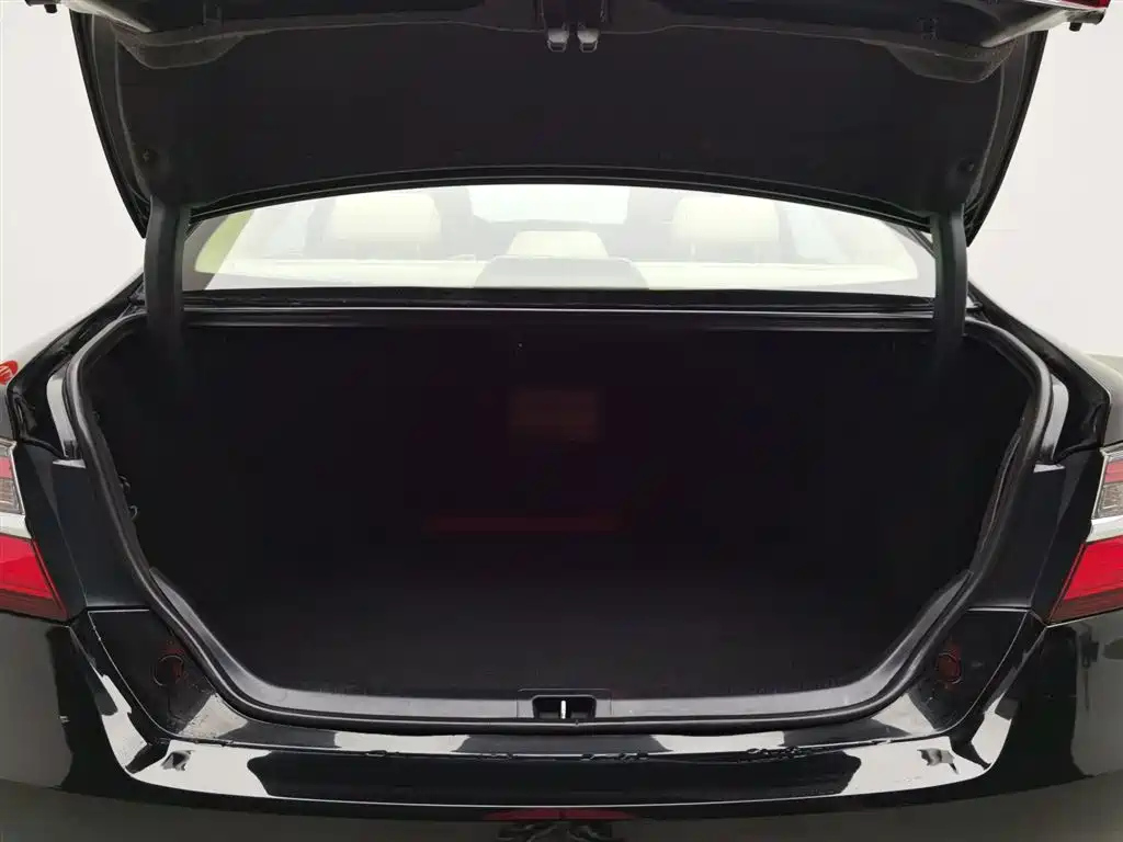 TOYOTA CAMRY 2016
