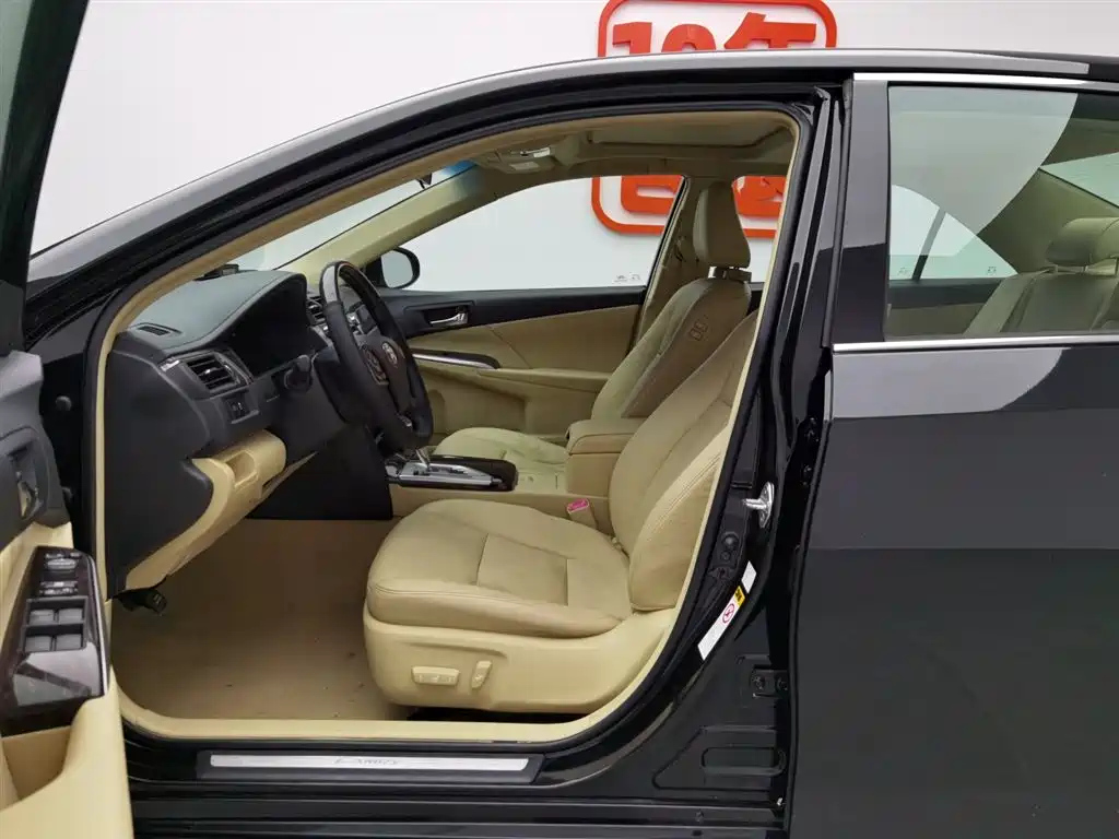 TOYOTA CAMRY 2016