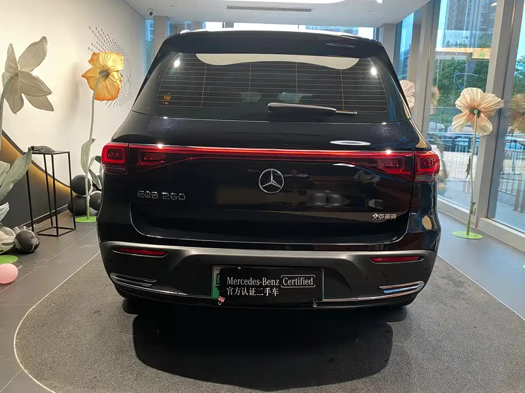 MERCEDES BENZ EQB 2022