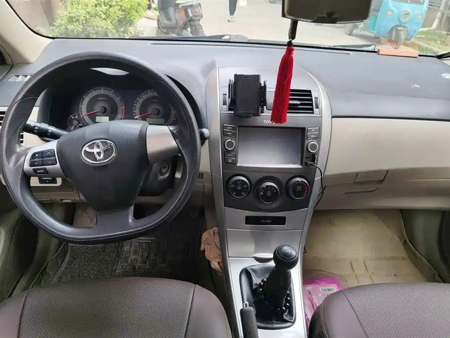 TOYOTA COROLLA 2014