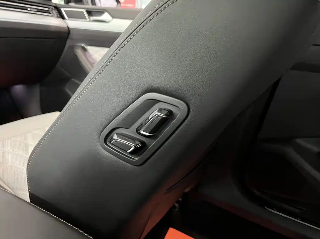 VOLKSWAGEN MAGOTAN 2023
